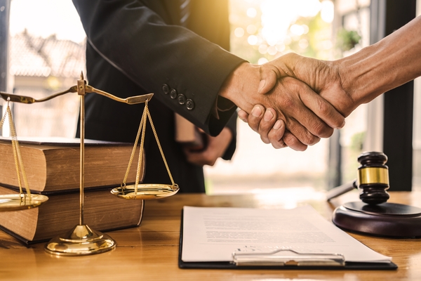 Businessman,Shaking,Hands,To,Seal,A,Deal,With,His,Partner